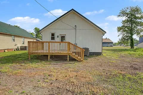 Exterior - 219 Cherry St, Guthrie, KY 42234 photo 5 of 5