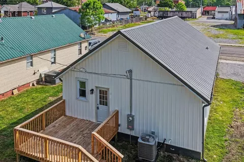 Exterior - 219 Cherry St, Guthrie, KY 42234 photo 3 of 5