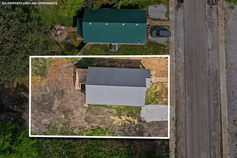 View/Area - 219 Cherry St, Guthrie, KY 42234 photo 2 of 3