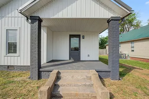 Exterior - 219 Cherry St, Guthrie, KY 42234 photo 4 of 5