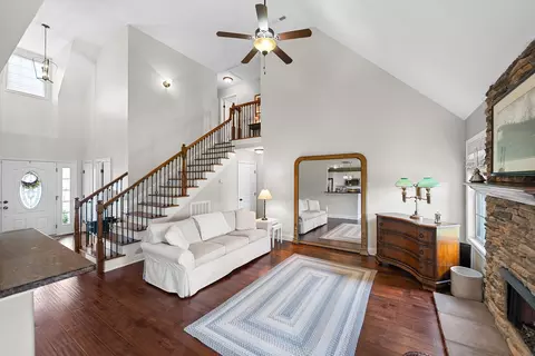 1141 Old Duke Dr, Clarksville, TN 37043