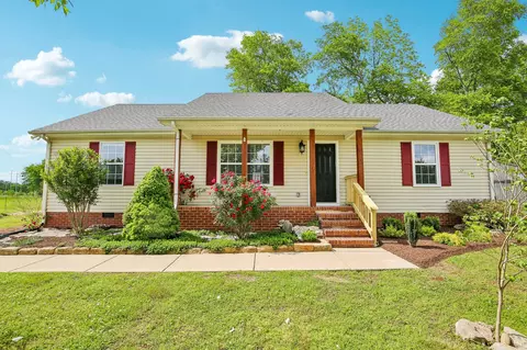 136 Conquest Ct, Unionville, TN 37180