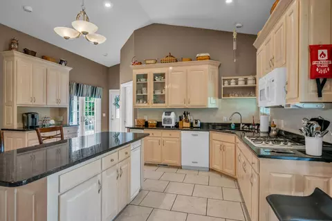 Kitchen - 5129 Highway 70 E, White Bluff, TN 37187 photo 2 of 4