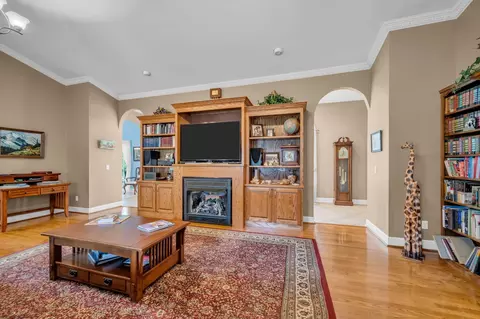 Living - 5129 Highway 70 E, White Bluff, TN 37187 photo 2 of 3
