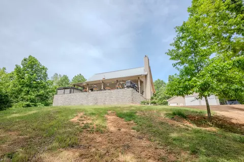1211 Bundrant Hollow Rd, Waynesboro, TN 38485