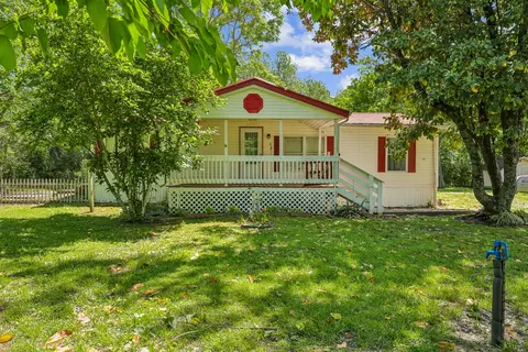 3212 Greer Rd, Goodlettsville, TN 37072