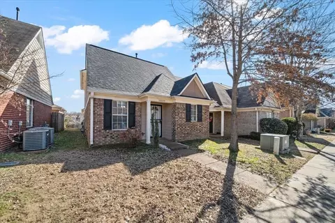 10225 Sterling Ridge Dr, Cordova, TN 38018