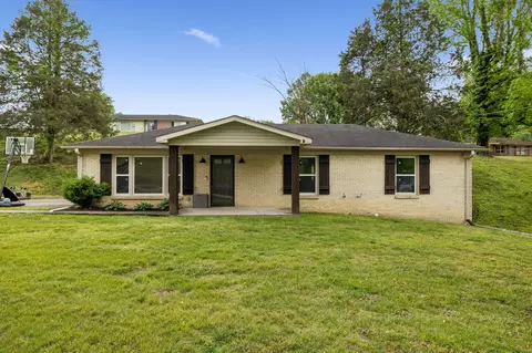 514 College Ave E, Carthage, TN 37030