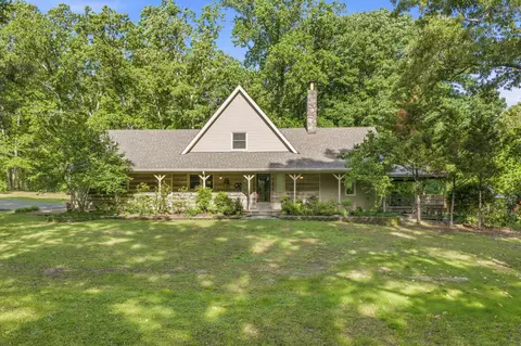 1070 Mcmurry Rd, Parsons, TN 38363