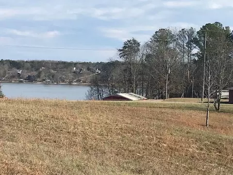16501 N Star Cir, Bakewell, TN 37373