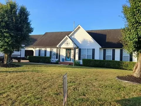 2024 Breeze Dr, Soddy Daisy, TN 37379
