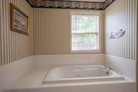 Bath - 256 Ramah Rd, Loretto, TN 38469 photo 4 of 5