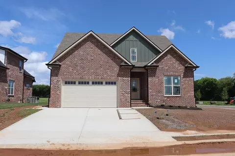 201 Harvest Moon Dr, Clarksville, TN 37043