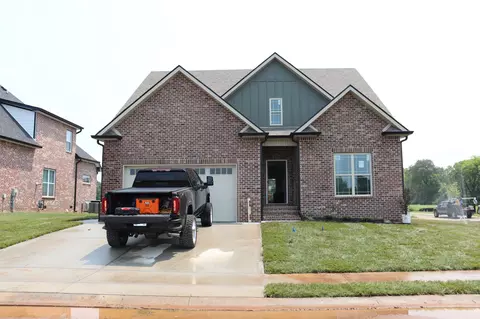 201 Harvest Moon Dr, Clarksville, TN 37043