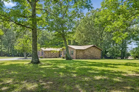 755 Utsi Rd, Estill Springs, TN 37330