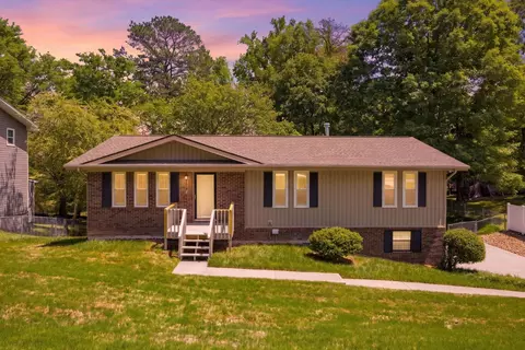 5412 Village Garden Dr, Ooltewah, TN 37363