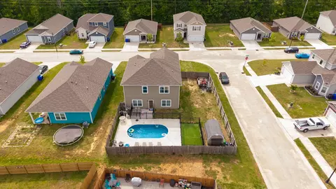 2919 Beeswax St, Columbia, TN 38401