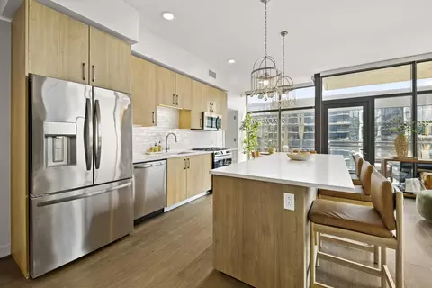 1212 Demonbreun St #1802, Nashville, TN 37203