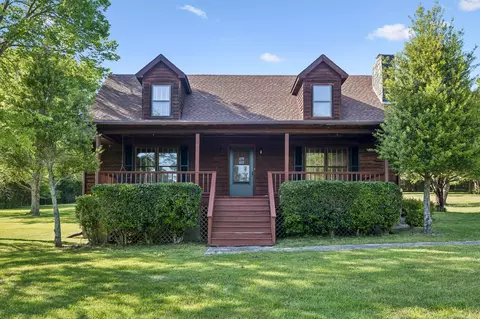 1650 Dickens Hill Rd, Bradyville, TN 37026