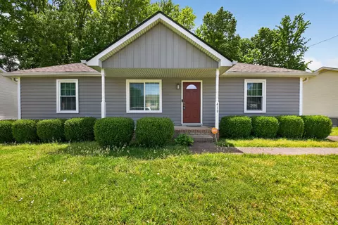 419 Woodale Dr, Clarksville, TN 37042