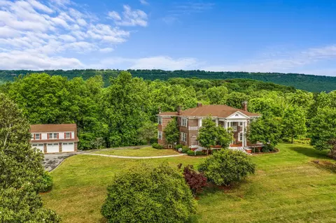 209 Browntown Rd, Chattanooga, TN 37415