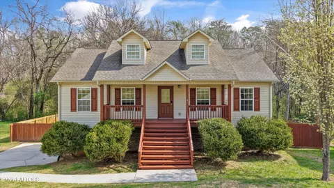 8518 Crosswind Landing Ln, Knoxville, TN 37924