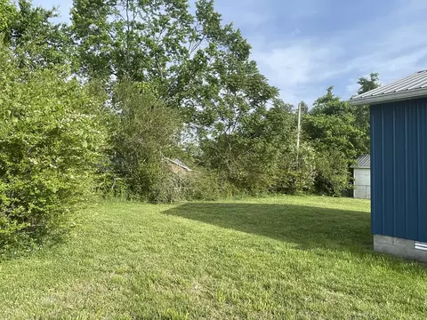 Exterior - 105 General Ave, Centerville, TN 37033 photo 5 of 8