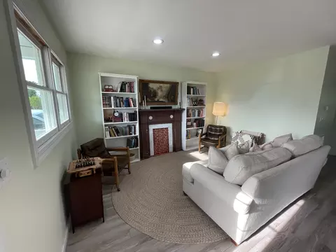 Living - 105 General Ave, Centerville, TN 37033 photo 2 of 2