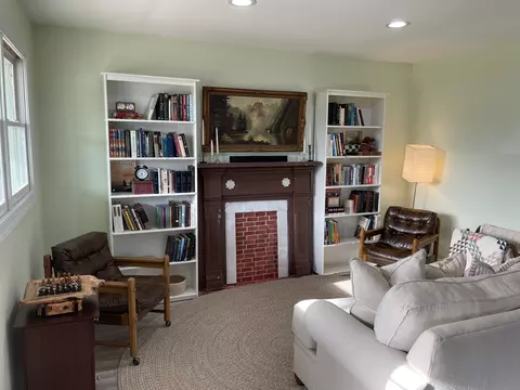 Living - 105 General Ave, Centerville, TN 37033 photo 1 of 2