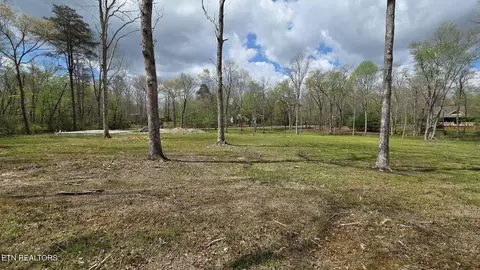 361 Carrie Dr, Crossville, TN 38572
