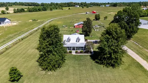 11220 Shelbyville Rd, Morrison, TN 37357
