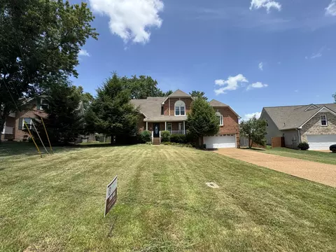 2678 Douglas Ln, Thompsons Station, TN 37179