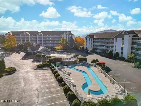 205 Ogle Dr #323, Pigeon Forge, TN 37863