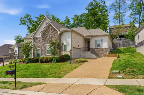 168 Cobbler Cir, Hendersonville, TN 37075