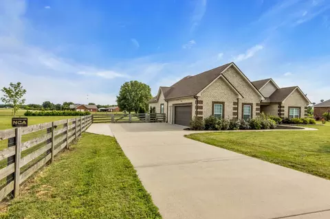 Exterior - 776 Farmer Rd, Eagleville, TN 37060 photo 8 of 12