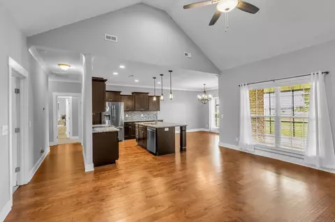 Entry Way - 776 Farmer Rd, Eagleville, TN 37060 photo 3 of 8