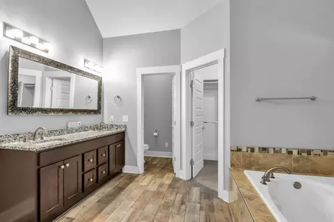 Bath - 776 Farmer Rd, Eagleville, TN 37060 photo 1 of 2