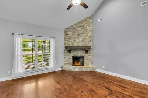 Living - 776 Farmer Rd, Eagleville, TN 37060 photo 1 of 2