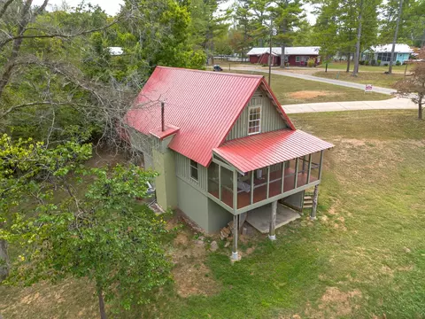 4428 Deer Creek Rd, Linden, TN 37096