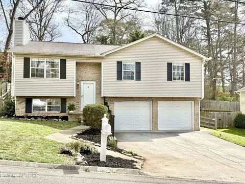 1428 Waynesboro Ln, Knoxville, TN 37923