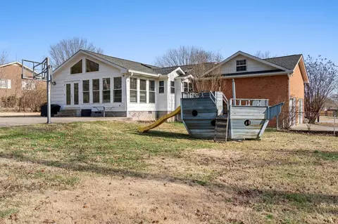 Exterior - 127 Sam Davis Dr, Springfield, TN 37172 photo 5 of 6