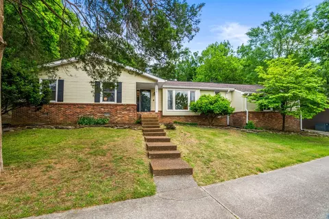 106 Diddle Dr, Hendersonville, TN 37075