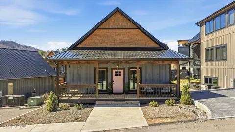 591 Warbonnet Way, Pigeon Forge, TN 37863