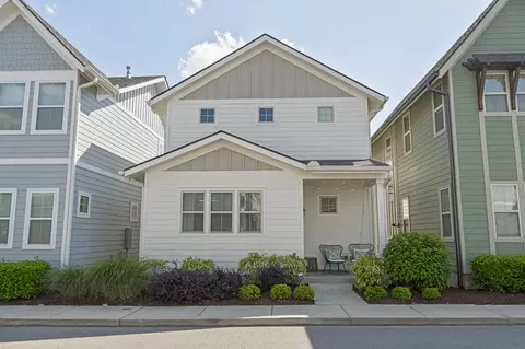 1020 Treaty Oaks Dr, Nashville, TN 37209