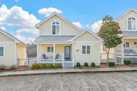 163 N Deer Village Ln, La Follette, TN 37766