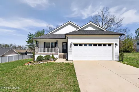 22 Patrick Dr, Crossville, TN 38555