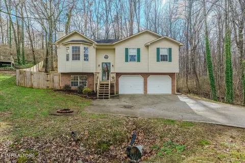 6825 Barkwood Rd, Knoxville, TN 37921