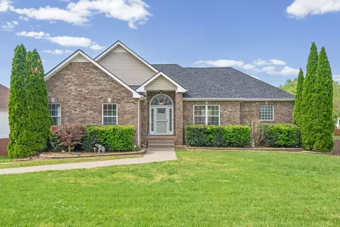 215 Cody Ct, Clarksville, TN 37043