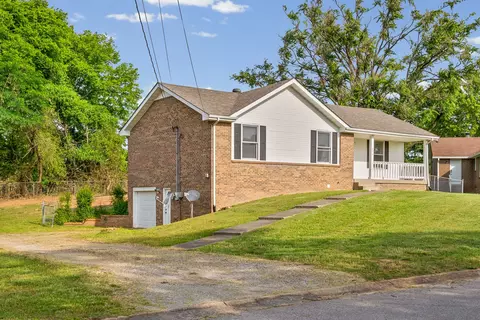 802 Knox Ln, Clarksville, TN 37042