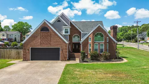 215 Hunters Run Cir NW, Cleveland, TN 37312